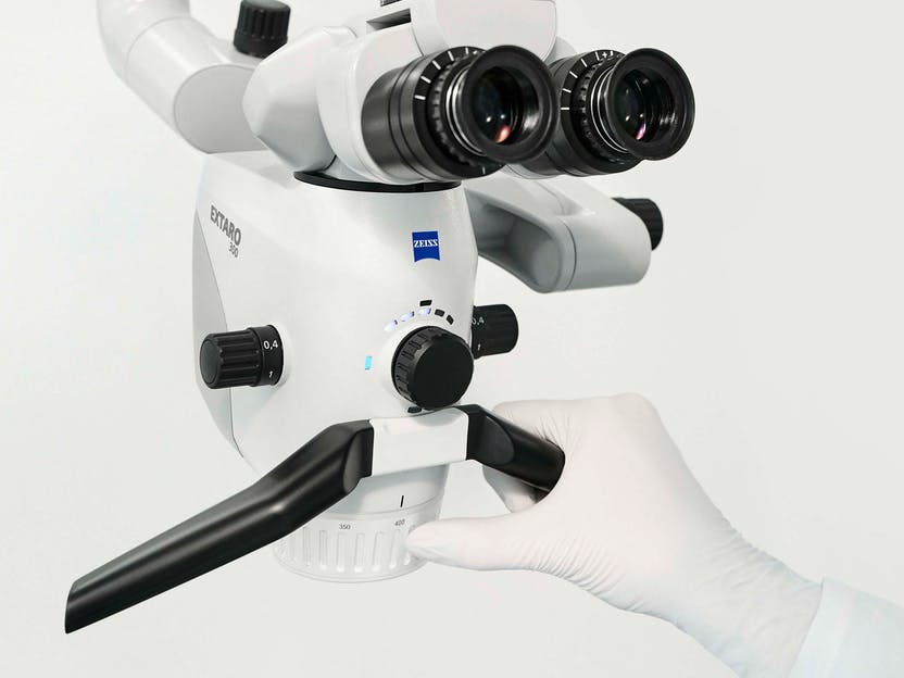 je cherche un Microscope dentaire ZEISS EXTARO 300