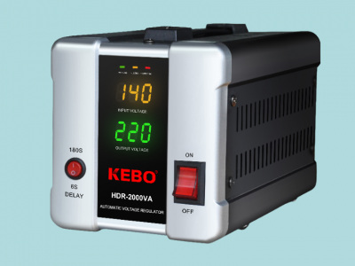 Régulateur de voltage KEBO ; Stabilisateur de tension automatique, équipé d'un système de refroidissement , d'une unité centrale de commande optimisée pour les compresseurs et d'un système numérique de compte à rebours des délais.